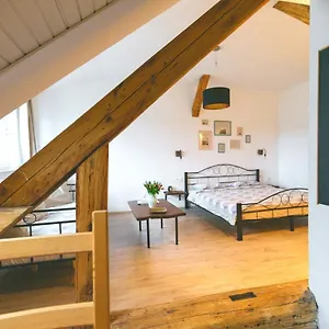 Apartment Cosy On The Main Square